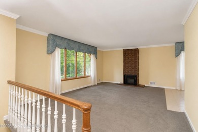 Location! Location! Location! Welcome to 799 Davis Avenue, a - photo 4