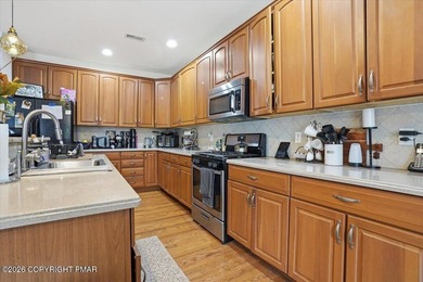 Available after May 1st, this exceptional Toll Brothers townhome - photo 36