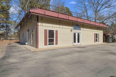 Position your business for success with this hilltop commercial - photo 2