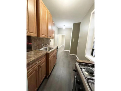 Prime Bensonhurst co-op, ideally located on 65th Street between - photo 5