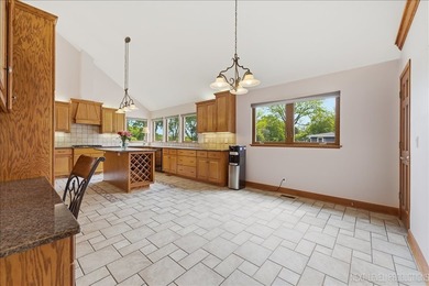 Stunning Custom-Built Retreat on 1.3 Acres with Panoramic Fox - photo 11