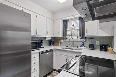 Awesome updated END-UNIT townhome in the heart of Destin with NO - photo 12