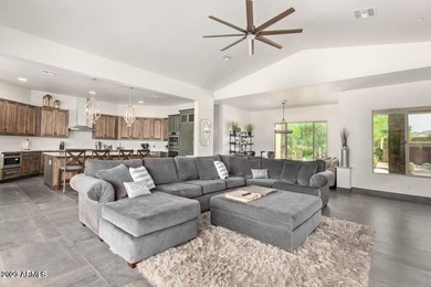 NEW IN 2022 - 4 BDRM, 3 BA, SINGLE LEVEL CUSTOM HOME, GREATROOM - photo 13