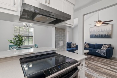 Awesome updated END-UNIT townhome in the heart of Destin with NO - photo 13