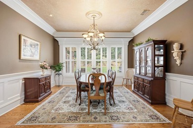 Stunning Golden Eagle brick masterpiece offering exceptional - photo 13