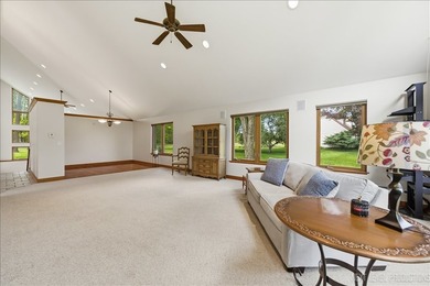 Stunning Custom-Built Retreat on 1.3 Acres with Panoramic Fox - photo 15