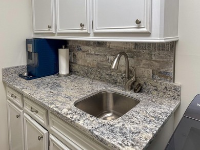 Experience stunning views of Lake Marion from the moment you - photo 6