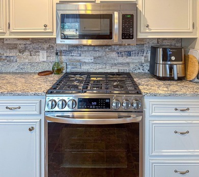 Experience stunning views of Lake Marion from the moment you - photo 8