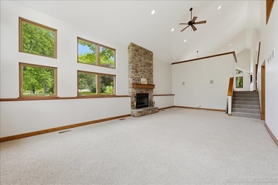 Stunning Custom-Built Retreat on 1.3 Acres with Panoramic Fox - photo 20