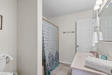 Awesome updated END-UNIT townhome in the heart of Destin with NO - photo 21