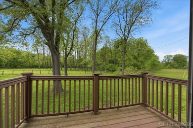 Stunning Custom-Built Retreat on 1.3 Acres with Panoramic Fox - photo 26