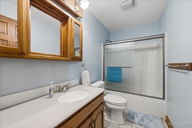 Stunning Custom-Built Retreat on 1.3 Acres with Panoramic Fox - photo 28