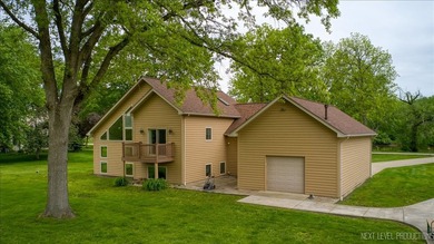 Stunning Custom-Built Retreat on 1.3 Acres with Panoramic Fox - photo 33