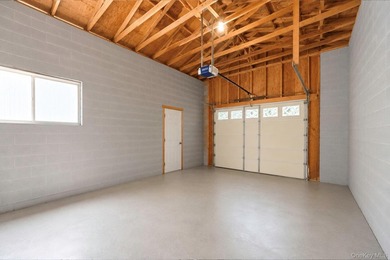 LIVING LUXURY In The Heart Of Center Moriches! This Hamptons - photo 36