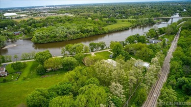 Stunning Custom-Built Retreat on 1.3 Acres with Panoramic Fox - photo 42