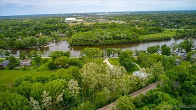 Stunning Custom-Built Retreat on 1.3 Acres with Panoramic Fox - photo 43