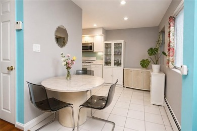 Charming 2 bedroom - 2 Bath duplex in the heart of Sheepshead - photo 4