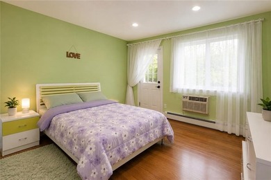 Charming 2 bedroom - 2 Bath duplex in the heart of Sheepshead - photo 7