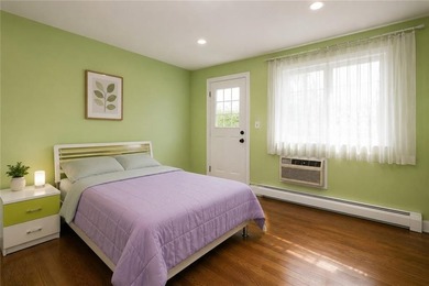 Charming 2 bedroom - 2 Bath duplex in the heart of Sheepshead - photo 8