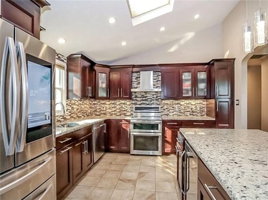 WELCOME TO 22 MASON BLVD IN STATEN ISLAND. THIS TWO FAMILY - photo 6