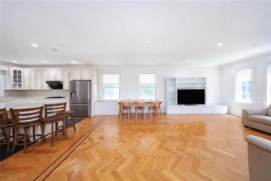 Built brand-new in 2017, this stunning single-family residence - photo 6