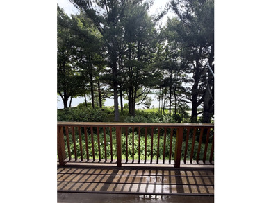 Welcome to your own slice of paradise! This charming 3-bedroom - photo 5