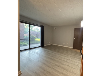 Located in a very well maintained Scarborough Fare Complex - photo 6