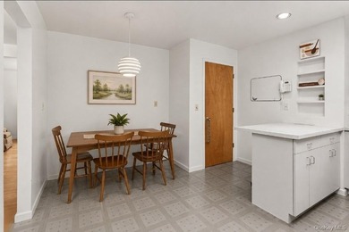 Welcome home to the East End of New Rochelle's highly desirable - photo 8