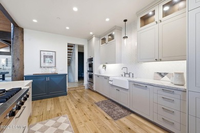 Private Hillside Retreat Backing to Open Space in Coveted Park - photo 6