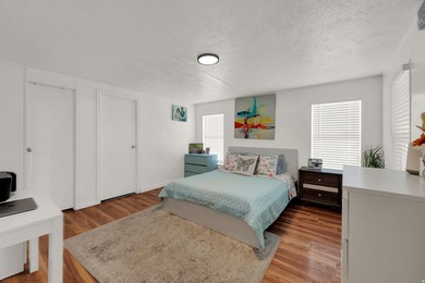 Welcome to this beautifully maintained mobile home in the heart - photo 13