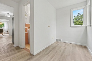 This beautifully maintained 3-bedroom Colonial offers timeless - photo 14