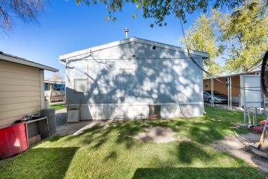Welcome to this beautifully maintained mobile home in the heart - photo 14
