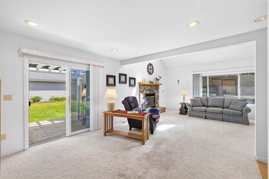 Located just minutes from Lake Michigan public beach, boat - photo 15