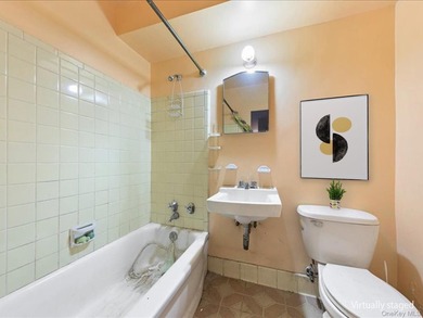 A sunlit 1BR apt with private patio with a great park view and - photo 6
