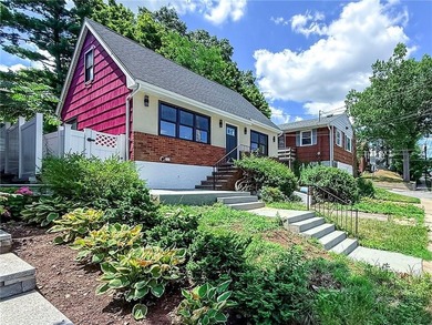 Fully Renovated in 2026! Beautiful fully detached home in the - photo 3