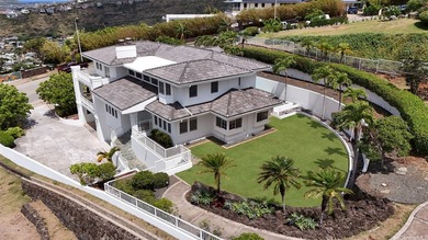 Nestled in the prestigious Hawaii Loa Ridge, this exceptional - photo 24