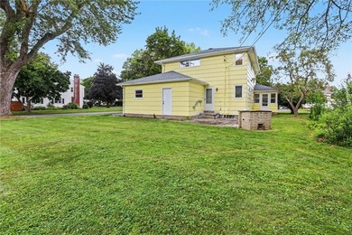 This beautifully maintained 3-bedroom Colonial offers timeless - photo 26