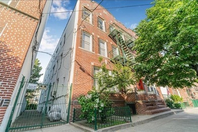 Meticulous Investment Opportunity in Sunset Park - Premier 6 - photo 2