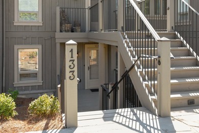 This beautifully updated condominium in Highlands, North - photo 3