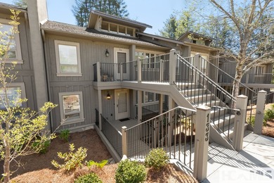 This beautifully updated condominium in Highlands, North - photo 4
