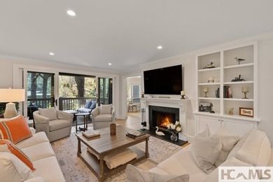 This beautifully updated condominium in Highlands, North - photo 6