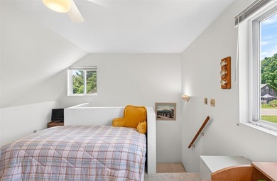 Located just minutes from Lake Michigan public beach, boat - photo 38