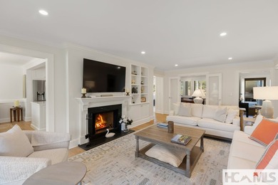 This beautifully updated condominium in Highlands, North - photo 10
