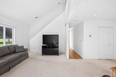 Located just minutes from Lake Michigan public beach, boat - photo 40