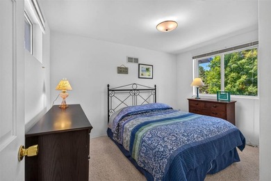 Located just minutes from Lake Michigan public beach, boat - photo 41