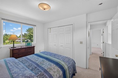Located just minutes from Lake Michigan public beach, boat - photo 42