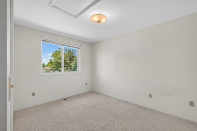 Located just minutes from Lake Michigan public beach, boat - photo 46