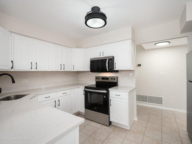 Nestled in the heart of Schaumburg this unit offers a peaceful - photo 8