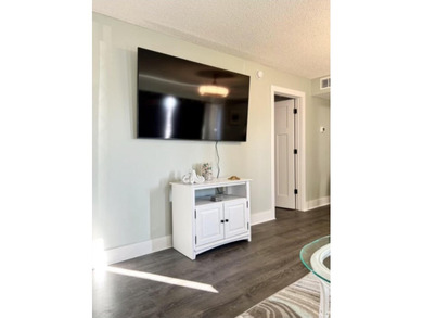 This charming 0ne-bedroom, one-bath condo offers the perfect - photo 10