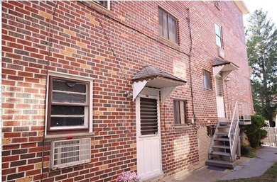 Excellent opportunity for investors . over sized property - photo 4